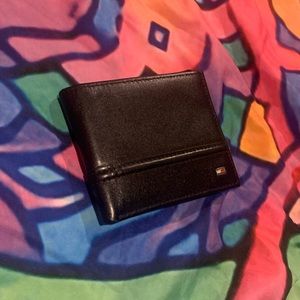 Tommy Hilfiger Mens Tri-Fold Black Wallet
